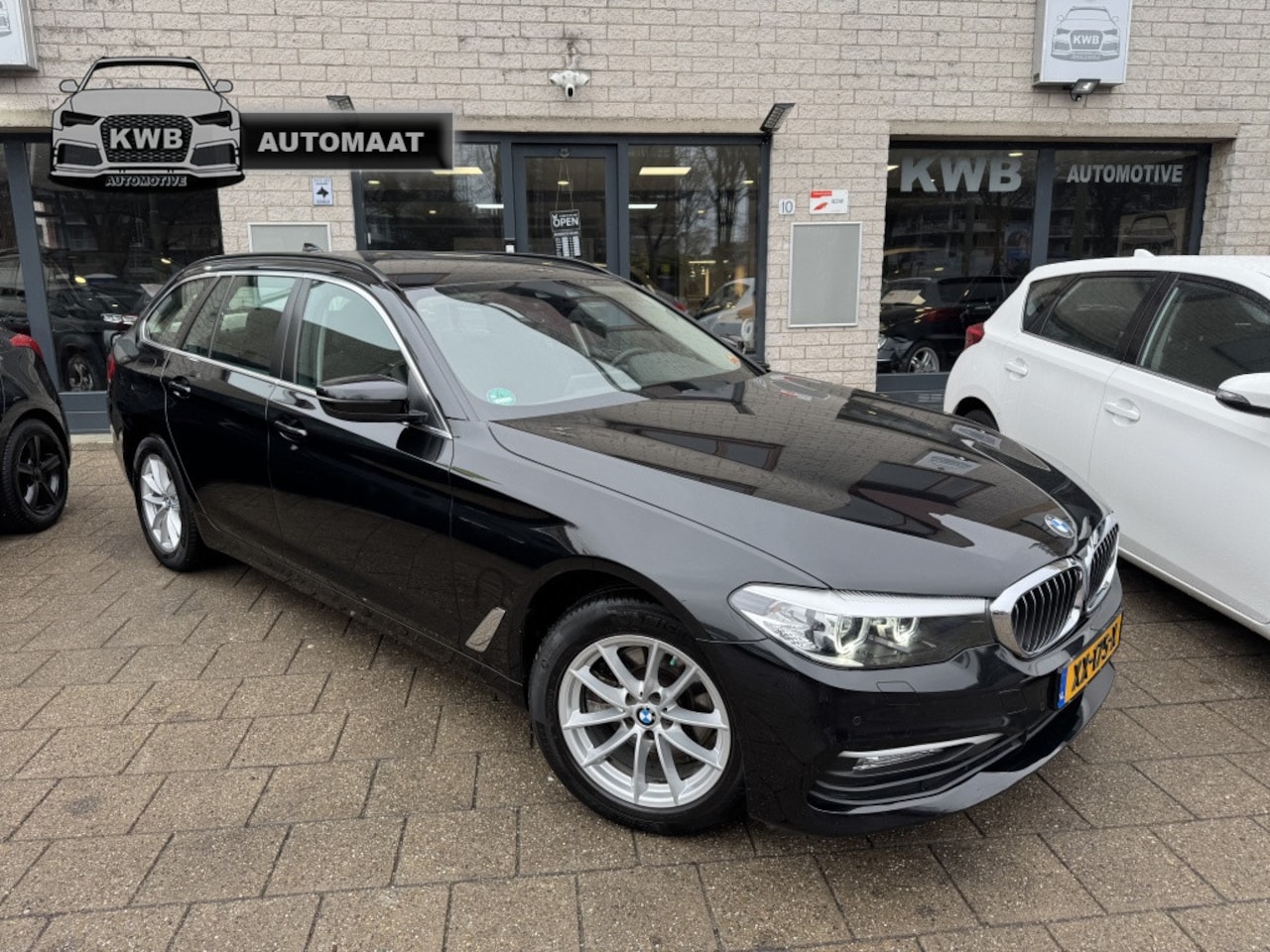 BMW 5-serie Touring - 520i High Executive Trekhaak Automaat - AutoWereld.nl
