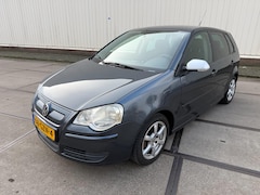 Volkswagen Polo - 1.4 TDI Trendline BlueMotion nieuwe apk airco