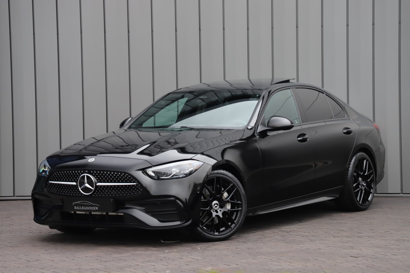 Mercedes-Benz C-klasse - 180 AMG | 170PK | Panoramadak | Sfeerverlichting | Memory | Distronic | Clima | Carbon | L - AutoWereld.nl