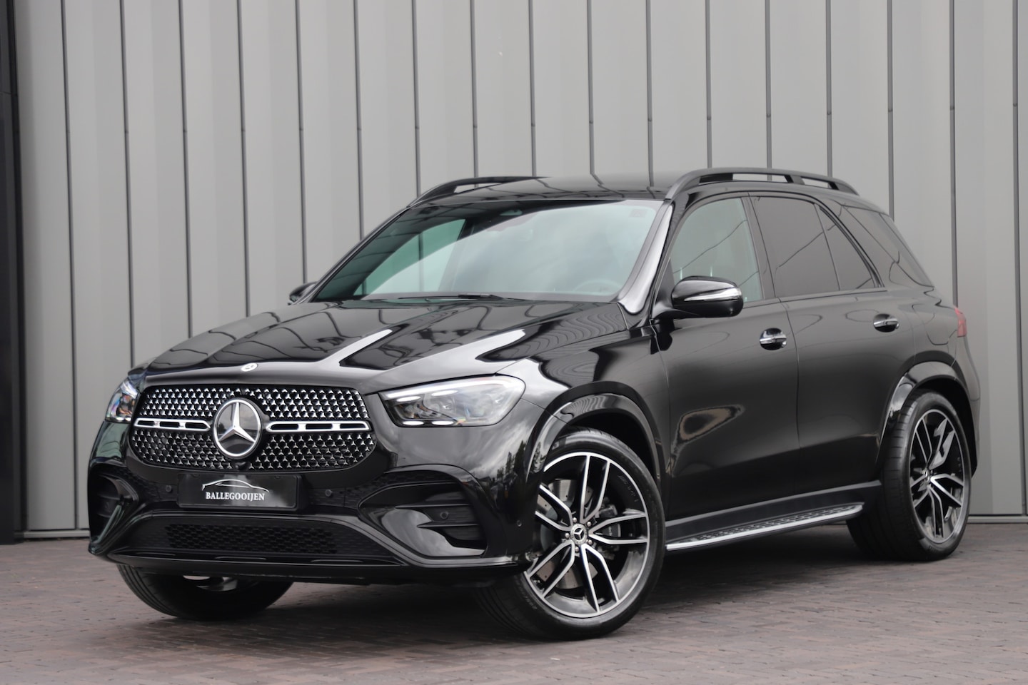 Mercedes-Benz GLE-Klasse - 400e AMG 4-Matic | 381PK | Luchtvering | Head-up | Keyless-go | Burmester | Sfeerverlichti - AutoWereld.nl