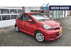 Toyota Aygo - 1.0-12V Aspiration Red