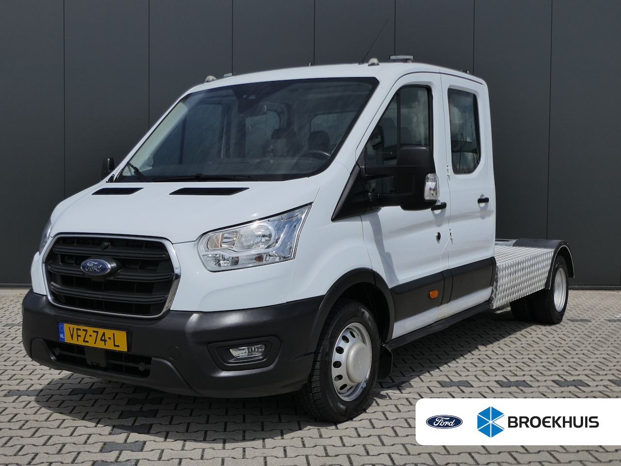 Ford Transit - 470 2.0 TDCI L3H1 DC Trend RWD | DC | Trekker | Luchtremmen | 4650kg Trekgewicht | 5 Perso - AutoWereld.nl