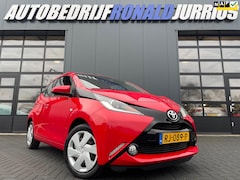 Toyota Aygo - 1.0 VVT-i x-play limited NL.Auto/Camera/Automaat/Navigatie/5Deurs/1Ste Eigenaar/Dealer ond