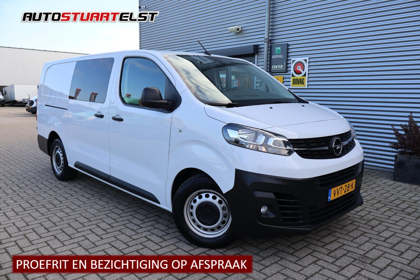 Opel Vivaro - 2.0 Diesel 145pk L3 DC 1e Eigenaar | Volledig Onderh | NAP | BTW | 6-Zits | Trekhaak | Car - AutoWereld.nl