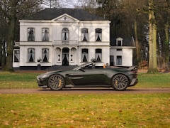 Aston Martin V12 Vantage Roadster - | Nr. 211/249 | Pentland Green by Q | Briljant