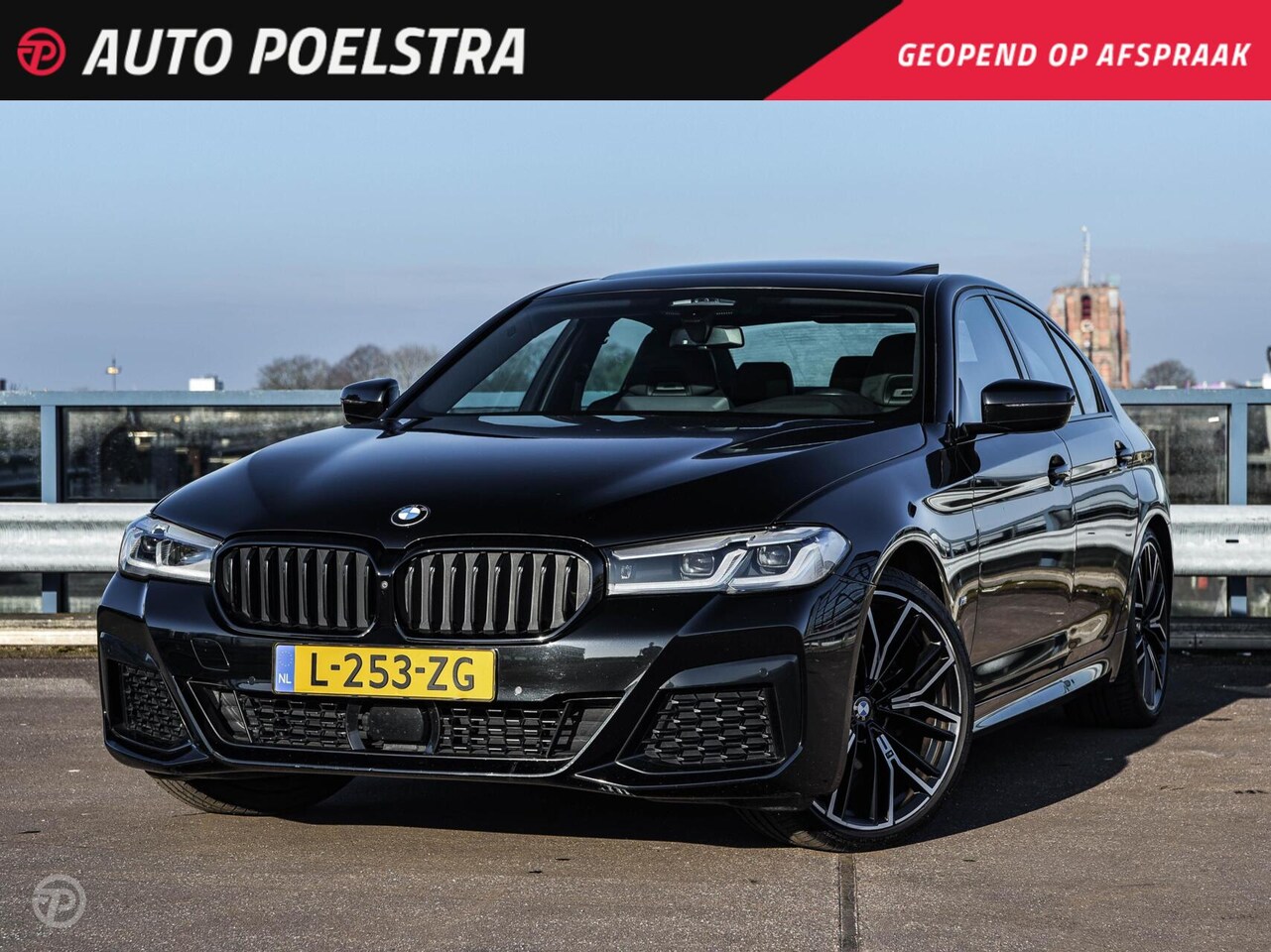 BMW 5-serie - 520i High Executive Edition M Sport Schuifdak M Multifunctionele Stoelen CoPilot Pack HUD - AutoWereld.nl