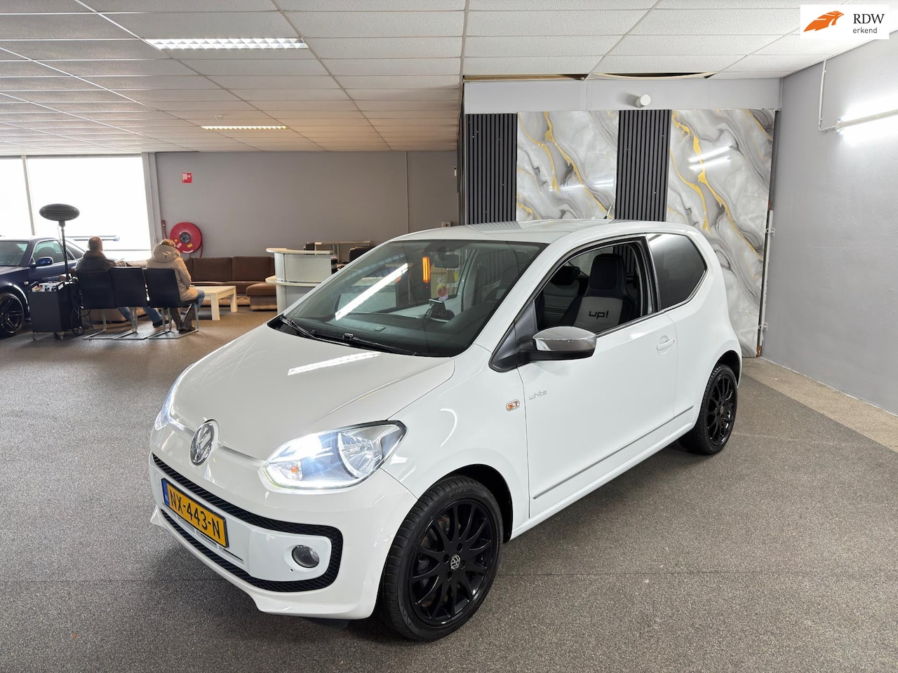 Volkswagen Up! - 1.0 high up! Apk Nieuw,Airco,Navigatie,Led verlichting,Lm velgen,2 sleutels+Boekjes,Topsta - AutoWereld.nl