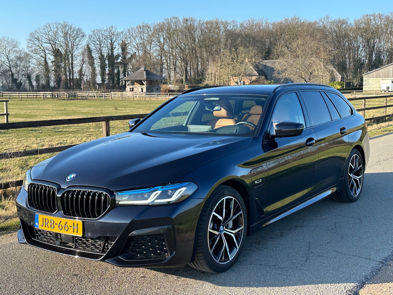 BMW 5-serie Touring - 530e Business Edition Plus Premium garantie 11-2027 | M-Sportpakket | HIFI | Head-up | - AutoWereld.nl