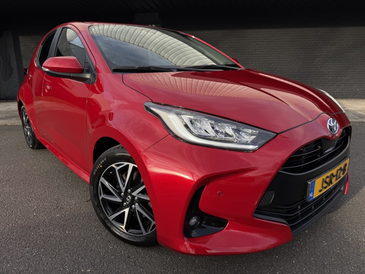 Toyota Yaris - 1.5 Hybrid 115 Bns - AutoWereld.nl