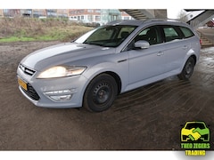 Ford Mondeo Wagon - 1.6 EcoB. Titanium, in fantastische staat en 2 sets velgen