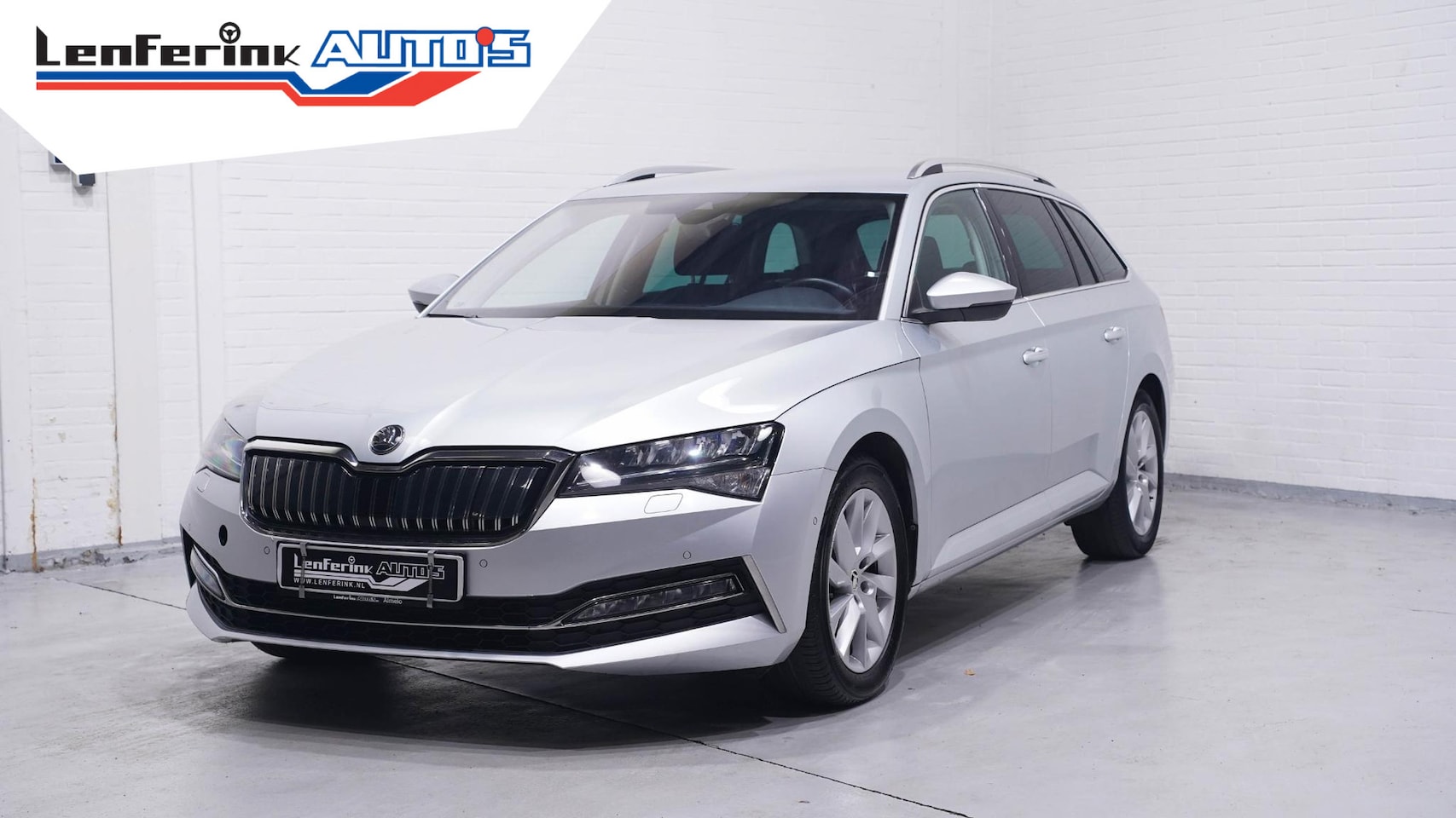 Skoda Superb Combi - 1.4 TSI iV Style Navi Leder/alcantara Camera Stoel- en voorruitverwarming Apple Carplay Cl - AutoWereld.nl