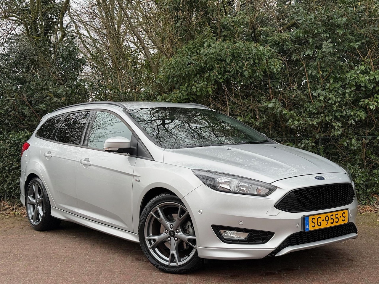 Ford Focus Wagon - 1.5 ST-Line/NAVI/AIRCO/THAAK/PARKASS/PDC/ACARPLAY - AutoWereld.nl