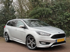 Ford Focus Wagon - 1.5 ST-Line/NAVI/AIRCO/THAAK/PARKASS/PDC/ACARPLAY