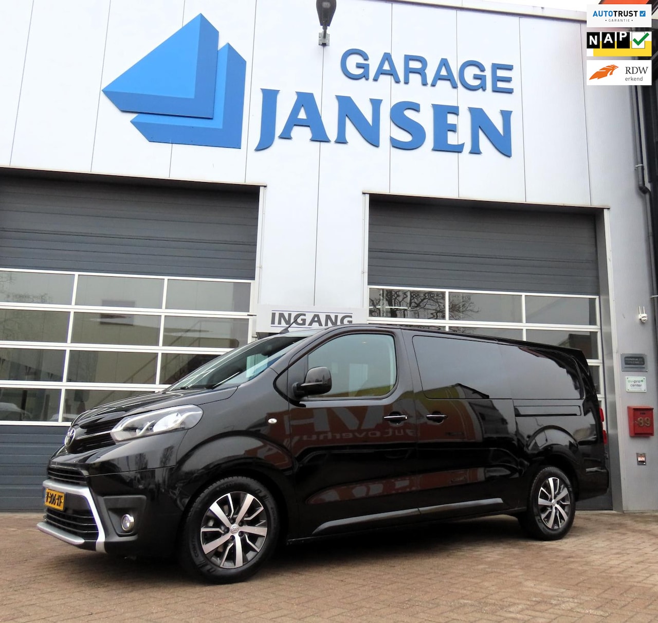 Toyota PROACE Long Worker - 2.0 D-4D Professional DC Automaat Leer 2xSchuifdeur - AutoWereld.nl