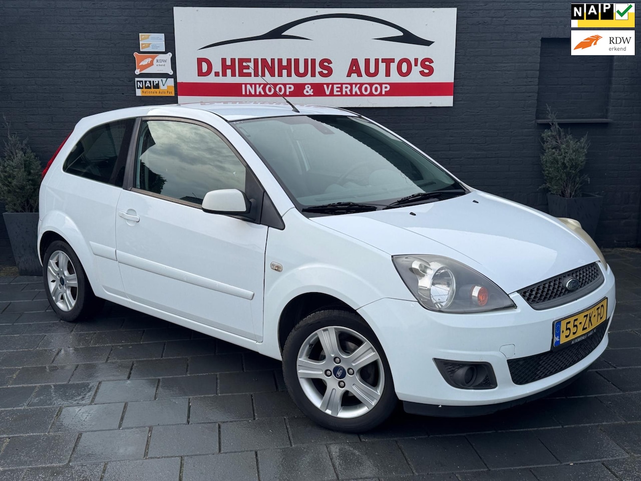 Ford Fiesta - 1.4-16V Futura XL *KOPPELING MATIG*VERDER NETJES* - AutoWereld.nl