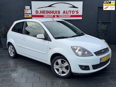 Ford Fiesta - 1.4-16V Futura XL *KOPPELING MATIG*VERDER NETJES