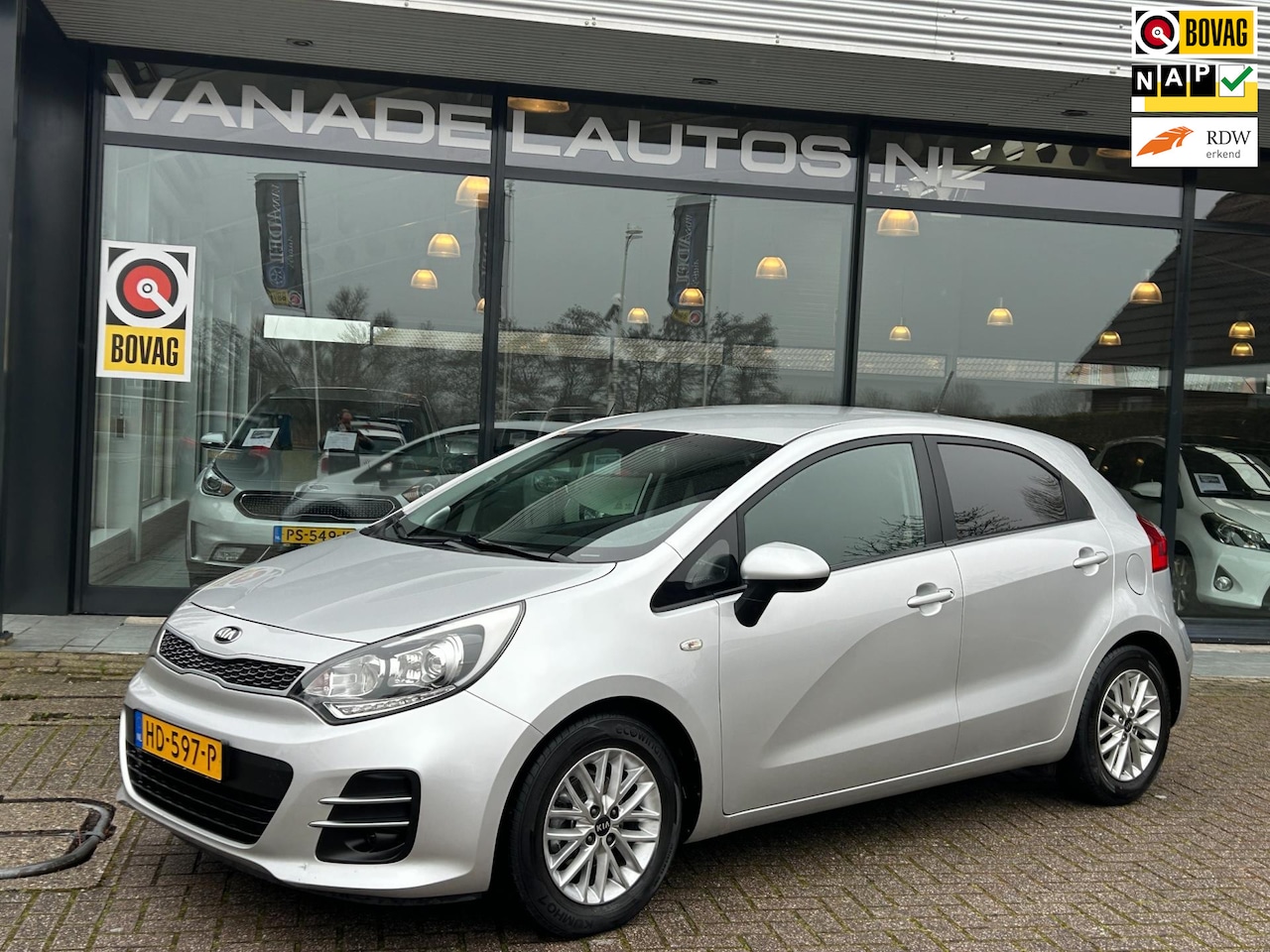 Kia Rio - 1.2 CVVT DynamicLine 73d-KM! App-Connect Navi Cruise Airco Trekhaak NAP NL-Auto Dealeronde - AutoWereld.nl