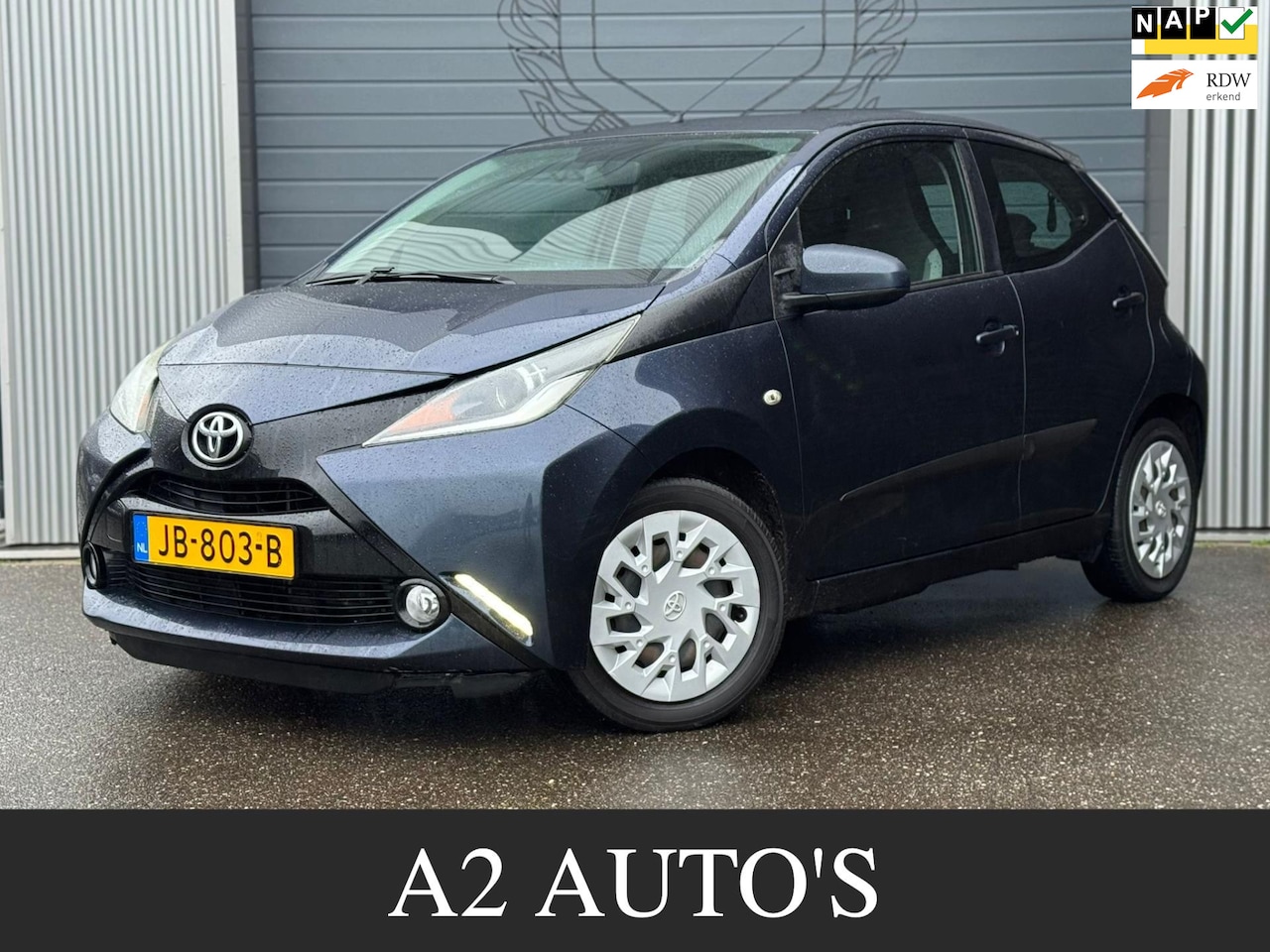 Toyota Aygo - 1.0 VVT-i x-play Camera|Cruise|Airco - AutoWereld.nl