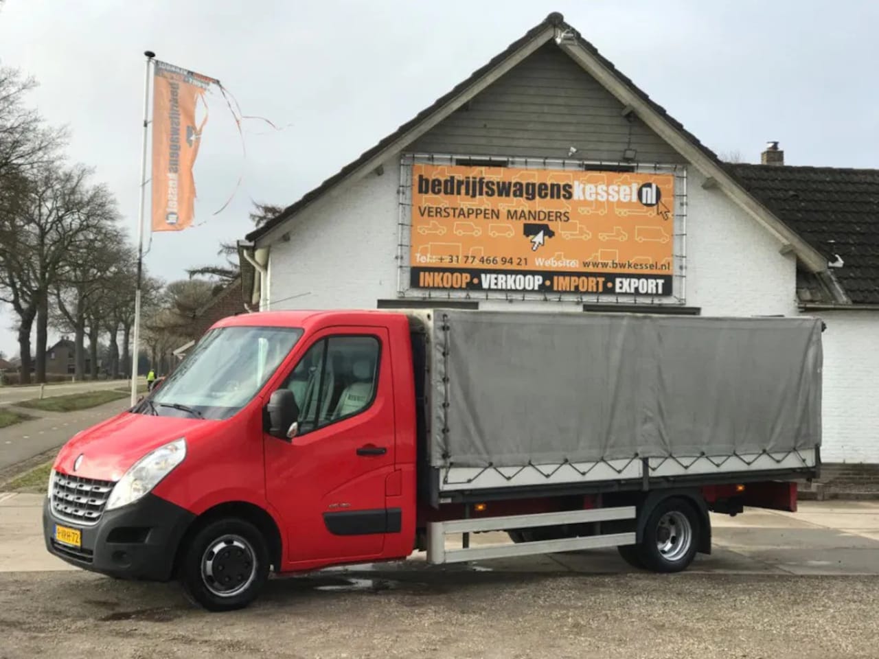 Renault Master - T35 2.3 dCi 107 kW DL AC Open Laadbak Huif Pick up - AutoWereld.nl