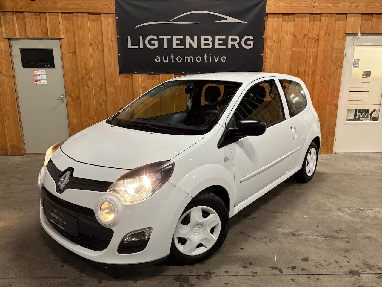 Renault Twingo - 1.2 16V Authentique CRUISE / NWE DISTRIBUTIERIEM en WATERPOMP - AutoWereld.nl