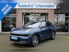 Lynk & Co 01 - 1.5 MY23 ZWARTE-HEMEL ROLHOES MY23 360-CAMERA PANO/SCHUIF INFINITY DAB NAVI CARPLAY STOELV