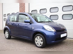 Daihatsu Sirion 2 - 1.3-16V Comfort 5-Deurs * Automaat / Airco / 64.907Km