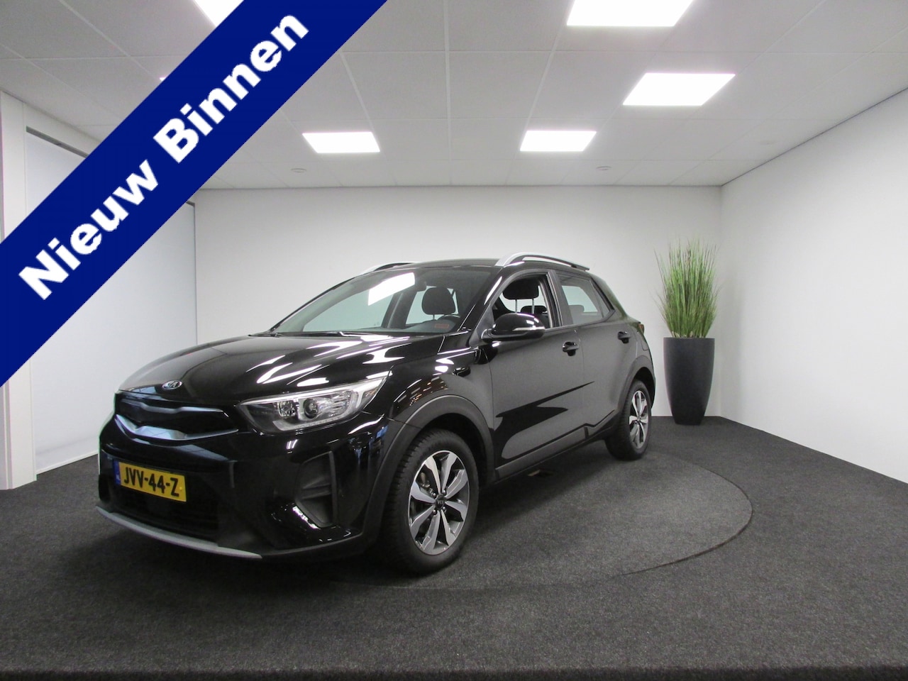 Kia Stonic - 1.0 T-GDi DynamicLine I Apple Carplay I All-Season I Dealeronderhouden I Achteruitrijcamer - AutoWereld.nl