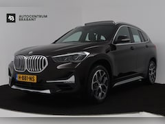 BMW X1 - SDrive20i VDL Nedcar Edition (PANORAMADAK, ACHTERUITRIJCAMERA, STOELVERWARMING, DEALER OND