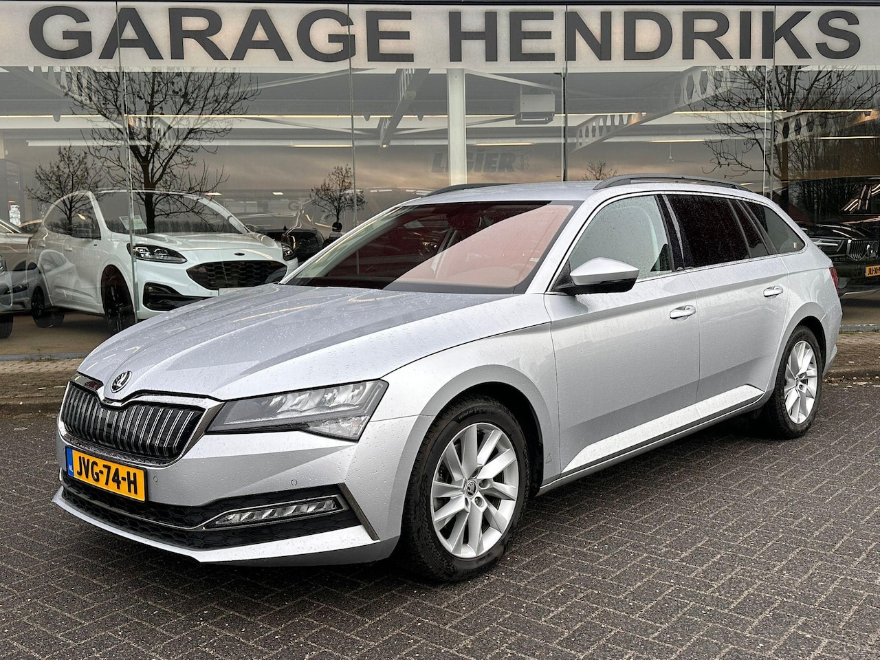 Skoda Superb Combi - 1.4 TSI iV Business Edition Plus 1.4 TSI iV Business Edition Plus - AutoWereld.nl