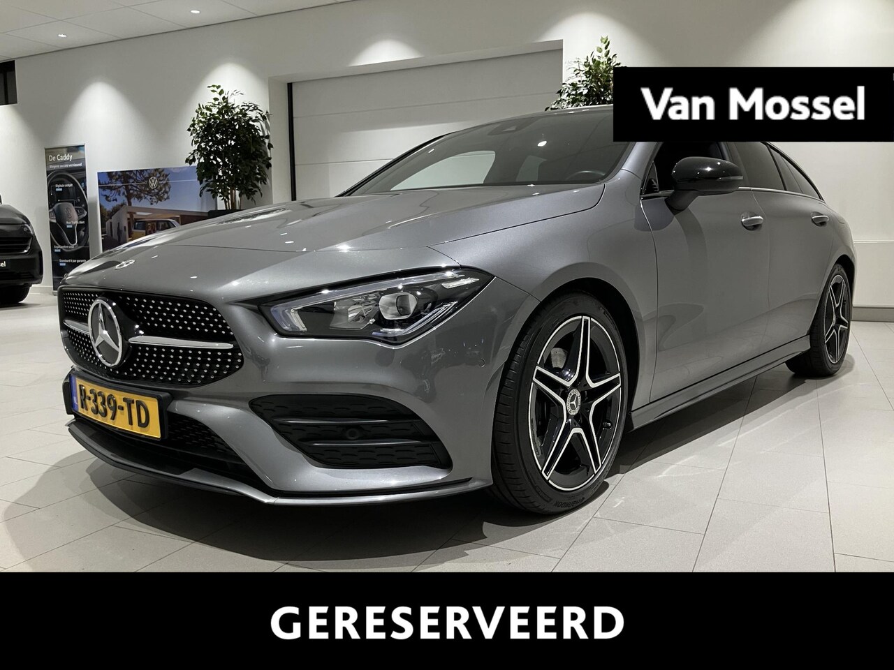 Mercedes-Benz CLA-klasse Shooting Brake - 180 AMG Line 136 PK | Automaat | Trekhaak | AMG Stoelen | Keyless | Sfeerverlichting | Dig - AutoWereld.nl