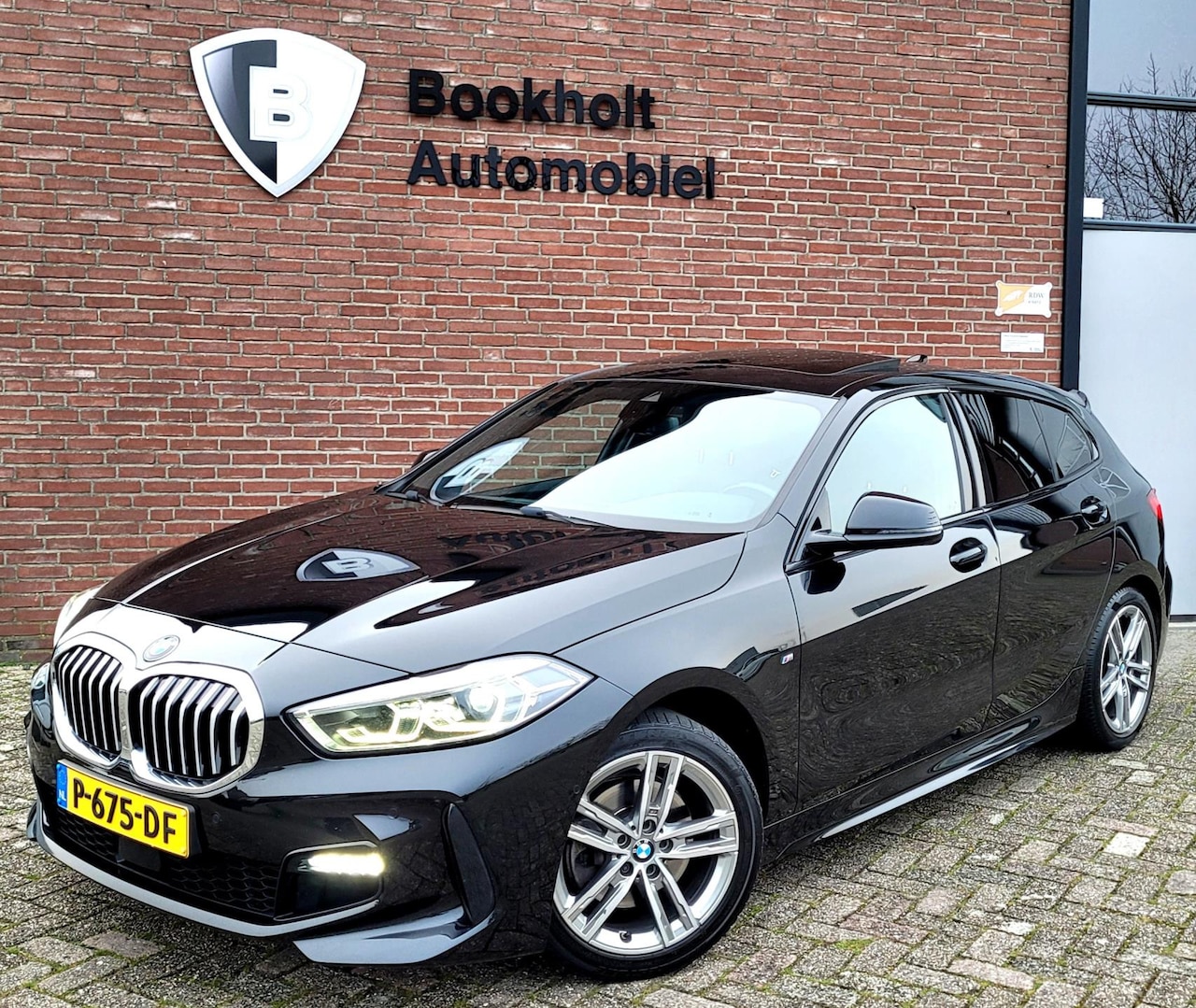 BMW 1-serie - 118i M-sport Pano Camera Stuurverw. HIFI [1e eig. BTW NL NAP] - AutoWereld.nl