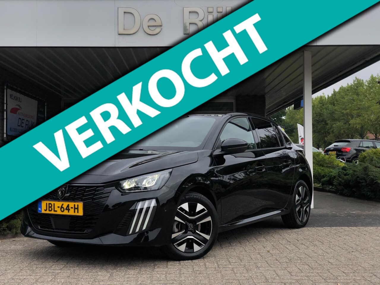 Peugeot 208 - 1.2 PureTech Allure | Half leder, Virt. Cockp., Navi, 360 Camera, ACC, Climate | Facelift - AutoWereld.nl