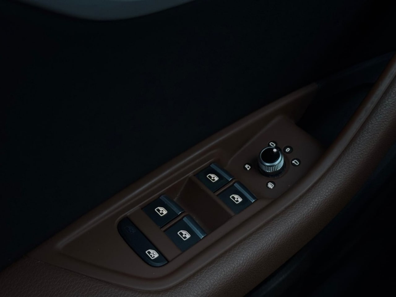 Audi A4 Avant - 35 TFSI Pro Line m22 NAVI AIRCO PDC LEDER LED SPORTVELGEN - AutoWereld.nl