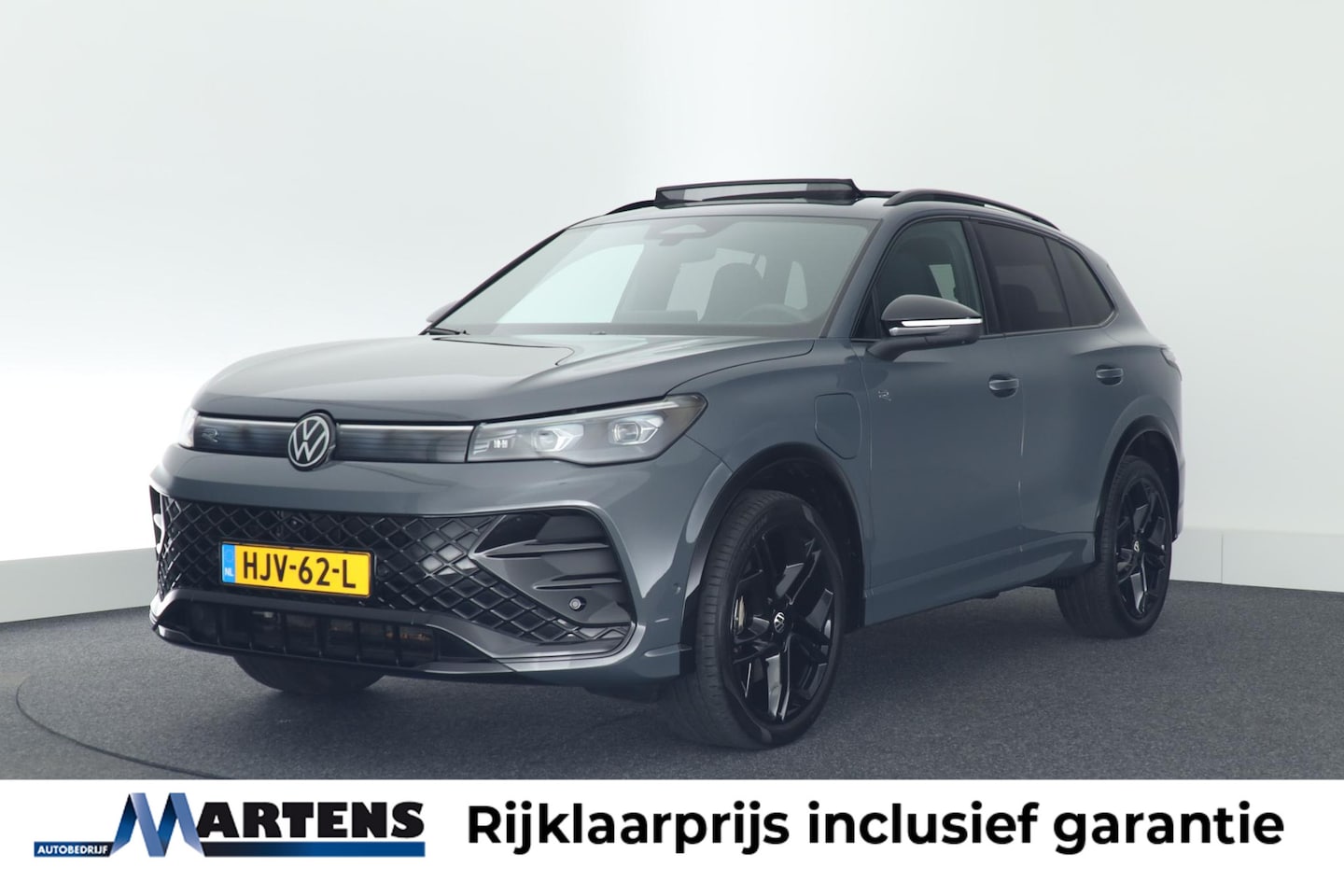 Volkswagen Tiguan - 1.5 204pk eHybrid R-Line Edition Black Style Trekhaak 360Camera harman/kardon Head-Up Pano - AutoWereld.nl