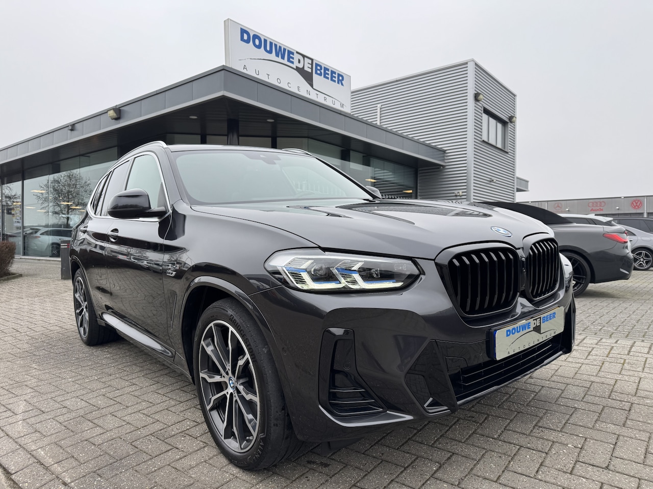 BMW X3 - xDrive30e M sport Pano-Dak | Trekhaak | Laser | HUD | Keyless | Memory - AutoWereld.nl