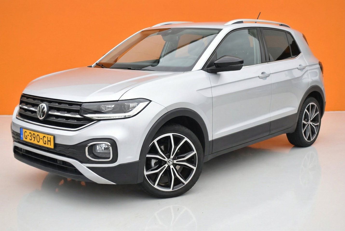 Volkswagen T-Cross - 1.0 TSI Style | 1e Eig. | Adapt. Cruise | BlindSpot | 18'' | Complete auto!! | All-Season - AutoWereld.nl