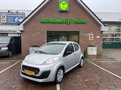 Peugeot 104 - 1.0 Blue Lease