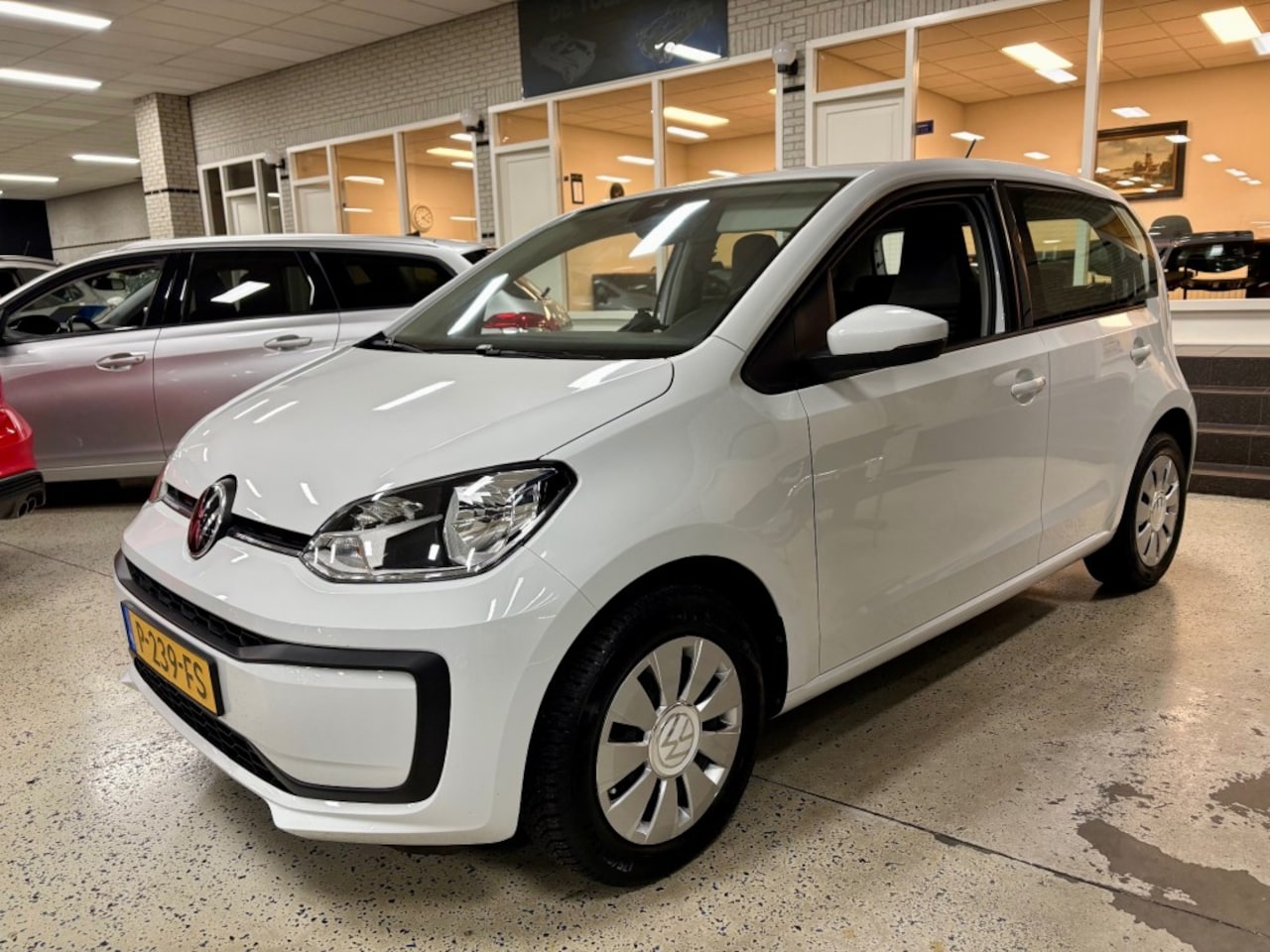 Volkswagen Up! - 1.0 Airco Multimedia Bluetooth NL NAP - AutoWereld.nl