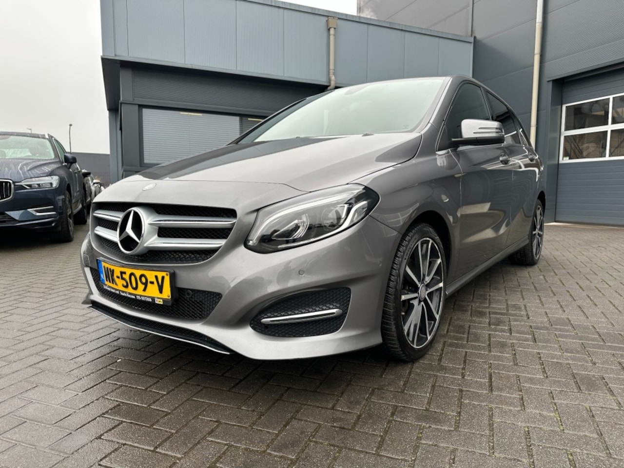 Mercedes-Benz B-klasse - B 180 Ambition Navigatie 65000 KM !! org.ned. ! - AutoWereld.nl