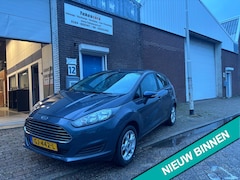 Ford Fiesta - 1.0 Style JAAR APK &AIRCO&RIJDT PERFECT
