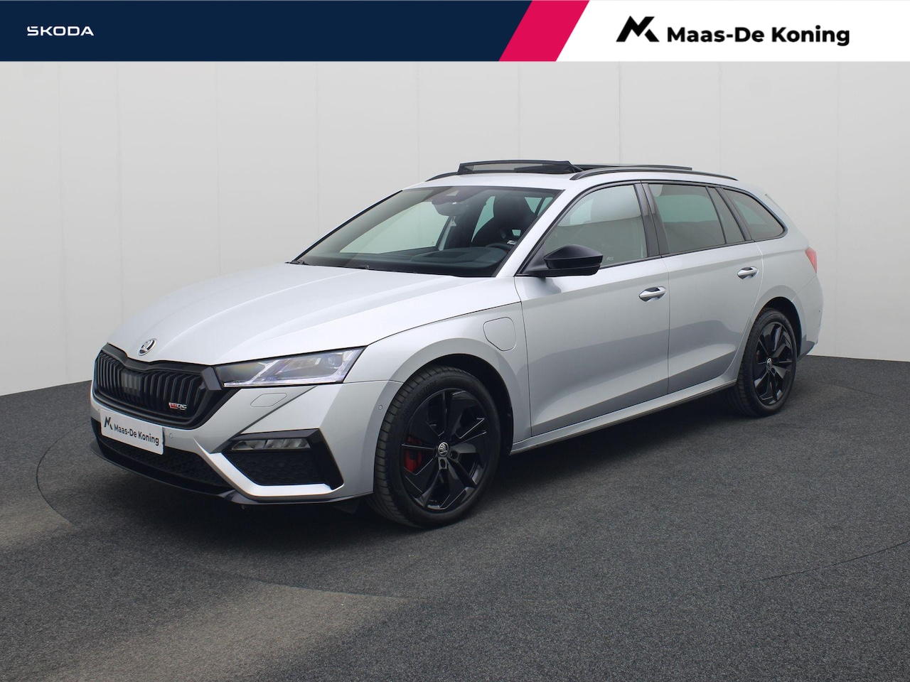 Skoda Octavia Combi - 1.4TSI 180kW/245PK RS iV PHEV DSG · Panoramadak · Camera + Parkeersensoren · Apple/Android - AutoWereld.nl