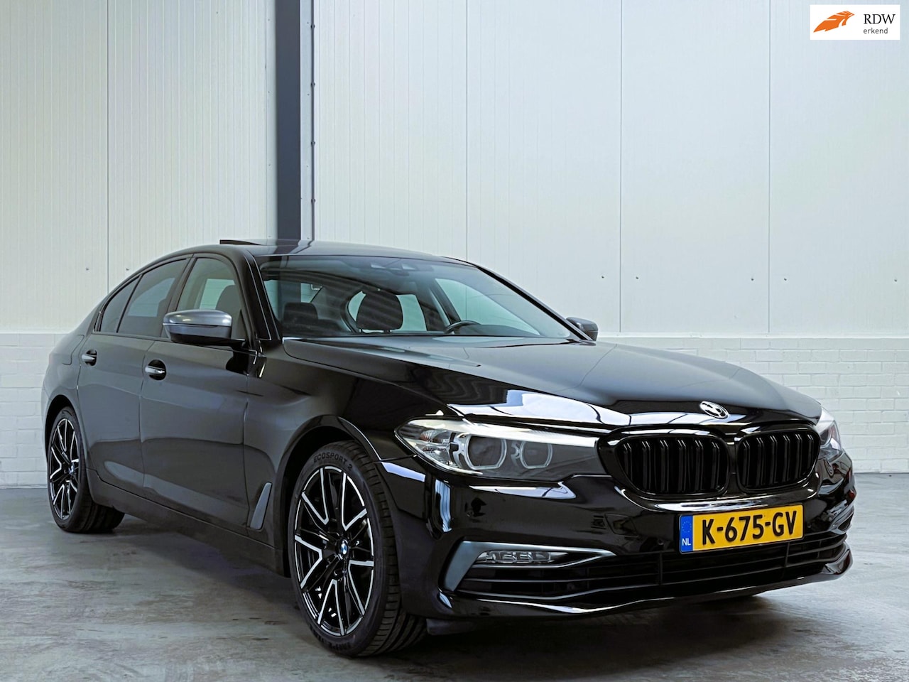 BMW 5-serie - 530i High Executive| 19 INCH|Schuifdak|Leder - AutoWereld.nl