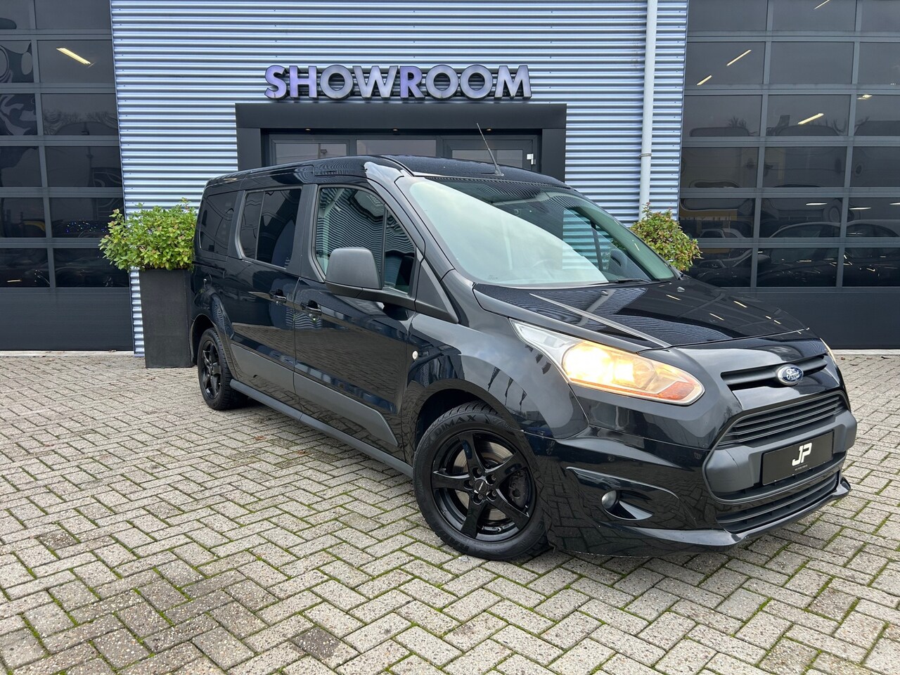 Ford Grand Tourneo Connect - 1.6 Titanium 7-Zitter|Automaat|150pk|PDC|Airco|Stoelverwarming - AutoWereld.nl