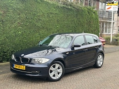 BMW 1-serie - 118i AUTOMAAT/NAVI/CRUISE/PDC/CLIMA/RIJDT GOED