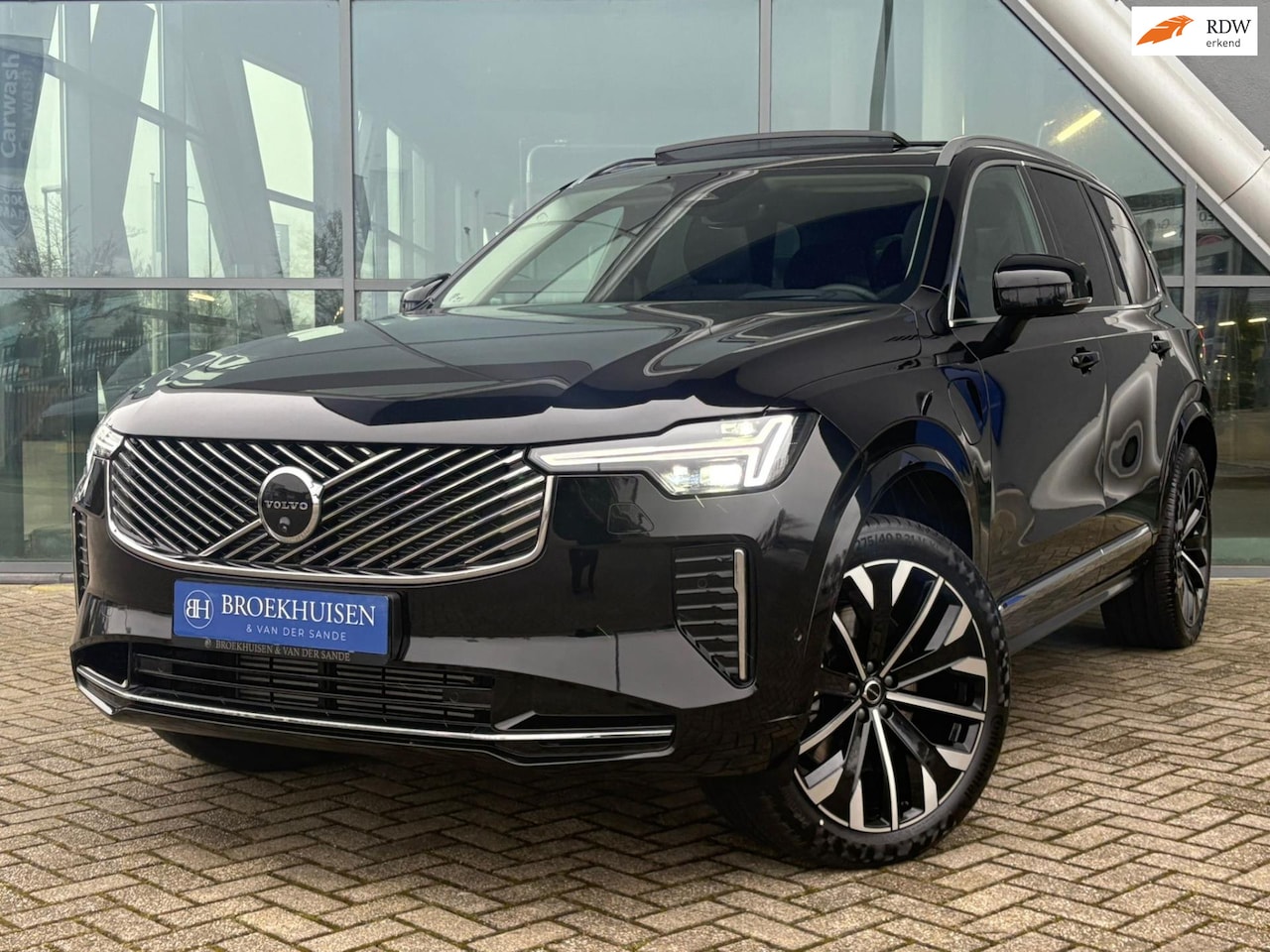 Volvo XC90 - 2.0 T8 Plug-in hybrid AWD Plus Bright 455pk Luchtvering / Head Up Display / Leder - AutoWereld.nl