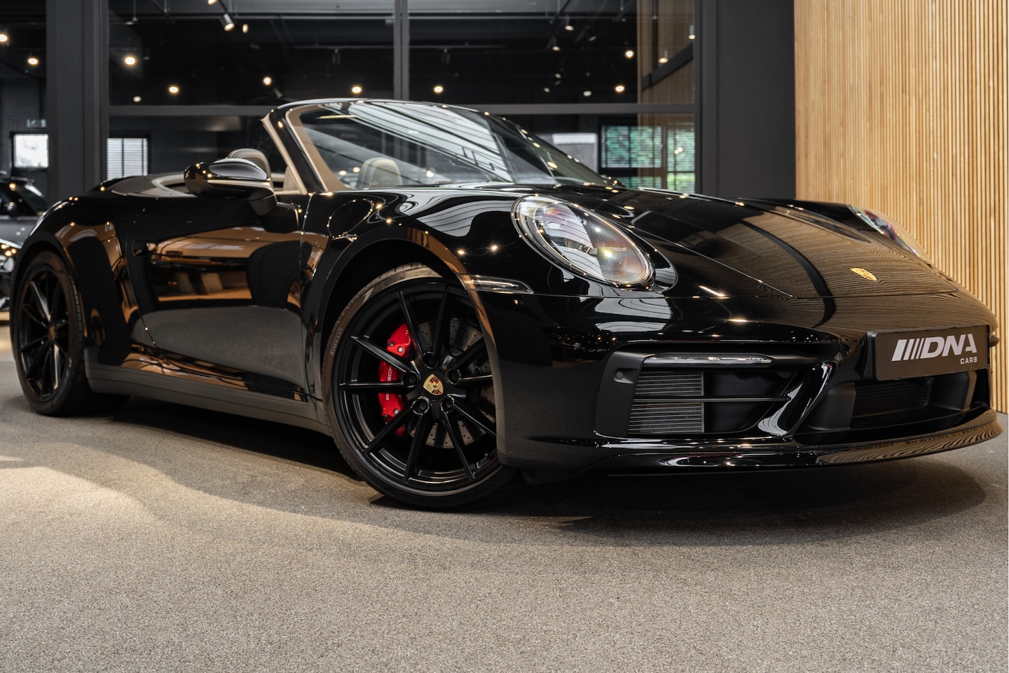 Porsche 911 Cabrio - 992 Carrera S Lift 911 3.0 Carrera S Cabrio Achteras Bose surround - AutoWereld.nl