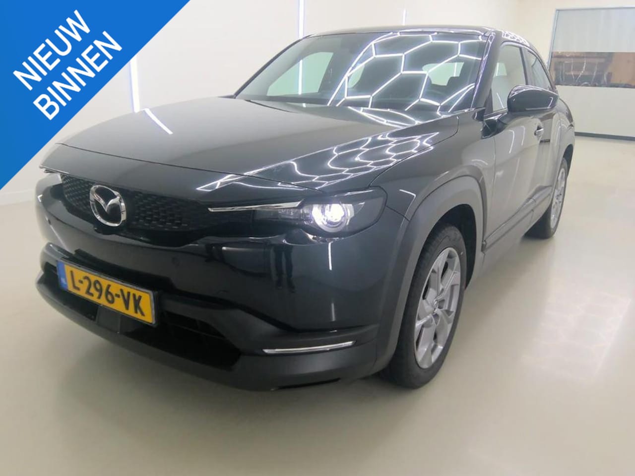 Mazda MX-30 - E-SKYACTIV 145 COMFORT 36 KWH I 95% SOH I APPLE CARPLAY I P-CAMERA I CLIMATE CONTROL - AutoWereld.nl