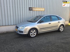 Ford Focus - 1.6-16V Trend met nieuwe apk 5drs airco