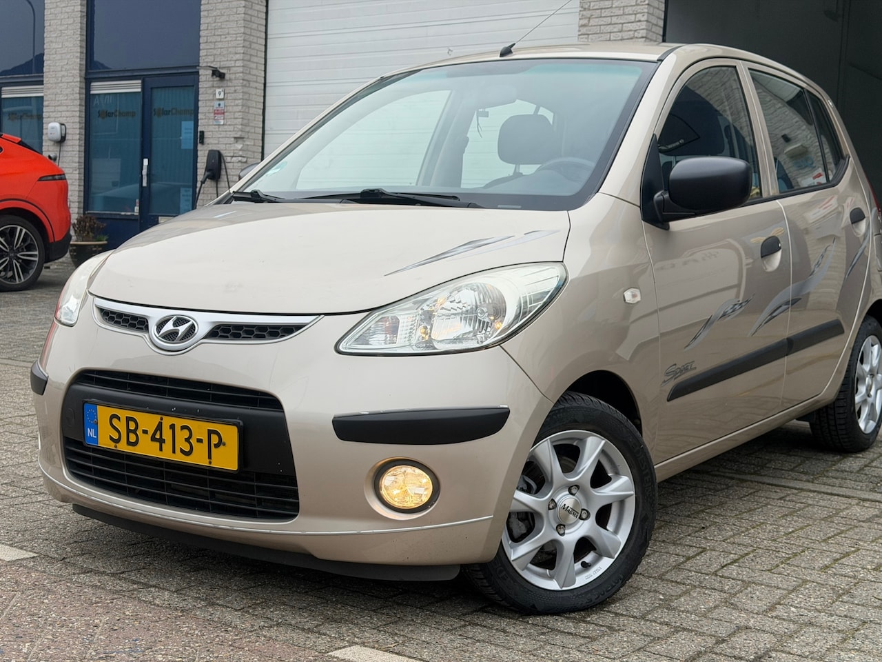 Hyundai i10 - 1.25i Active/luxe uitvoering/ 1e EIG/ dealeronderhouden/ 1jaar apk/airco/ EL-ramen/ zeer n - AutoWereld.nl
