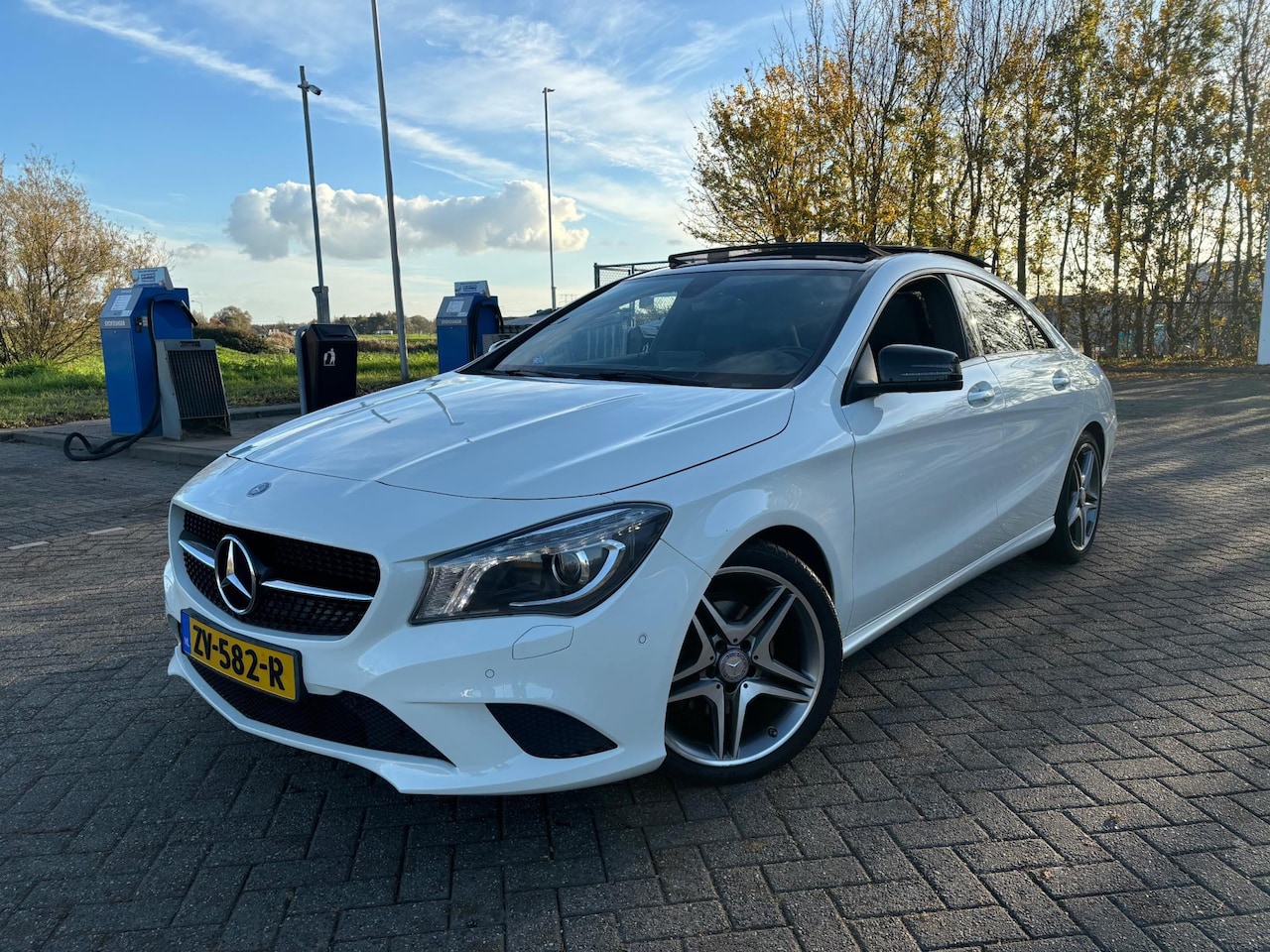 Mercedes-Benz CLA-Klasse - 180 OrangeArt Edition AUT - Harman/Kardon | Panorama | Climate Control - AutoWereld.nl